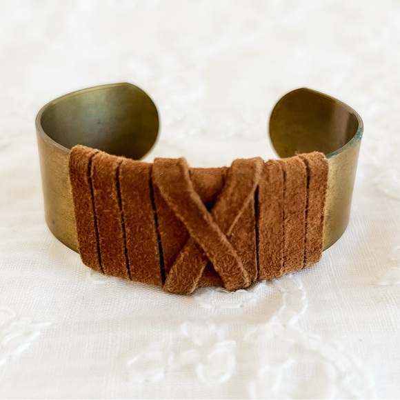 Vintage Jewelry - Vintage Brass and Suede Cuff Bracelet Boho Chic Jewelry